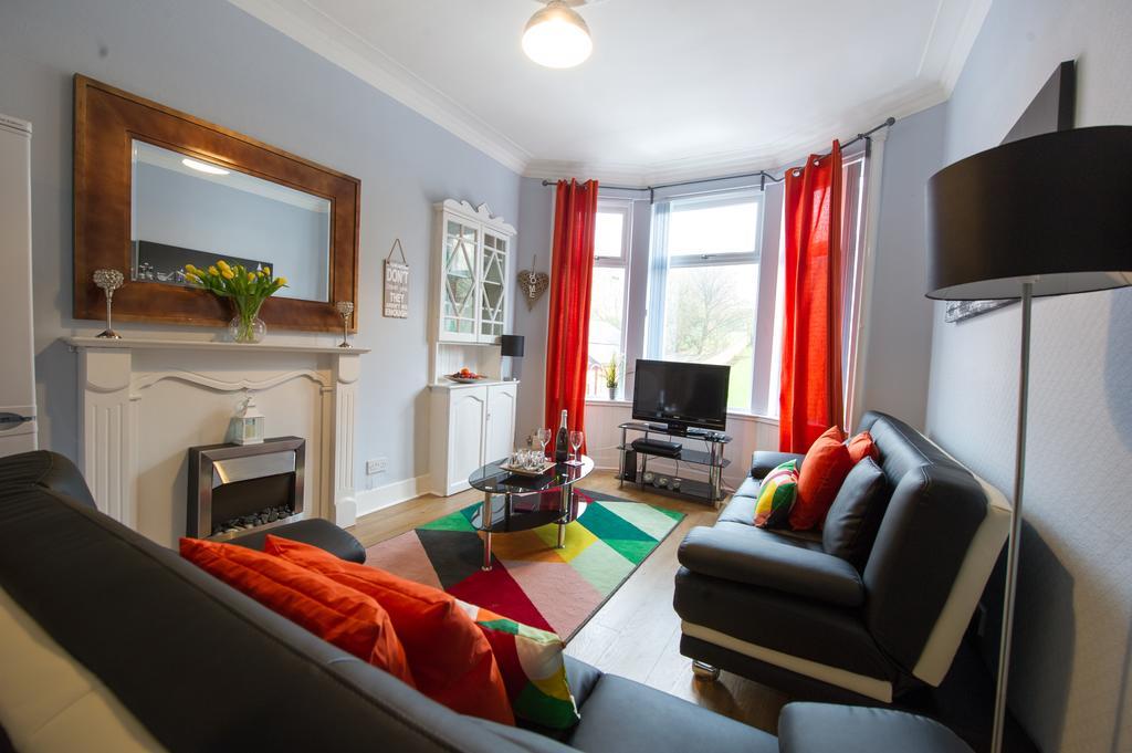 Premier - Crathie View Apartment Glasgow Bagian luar foto