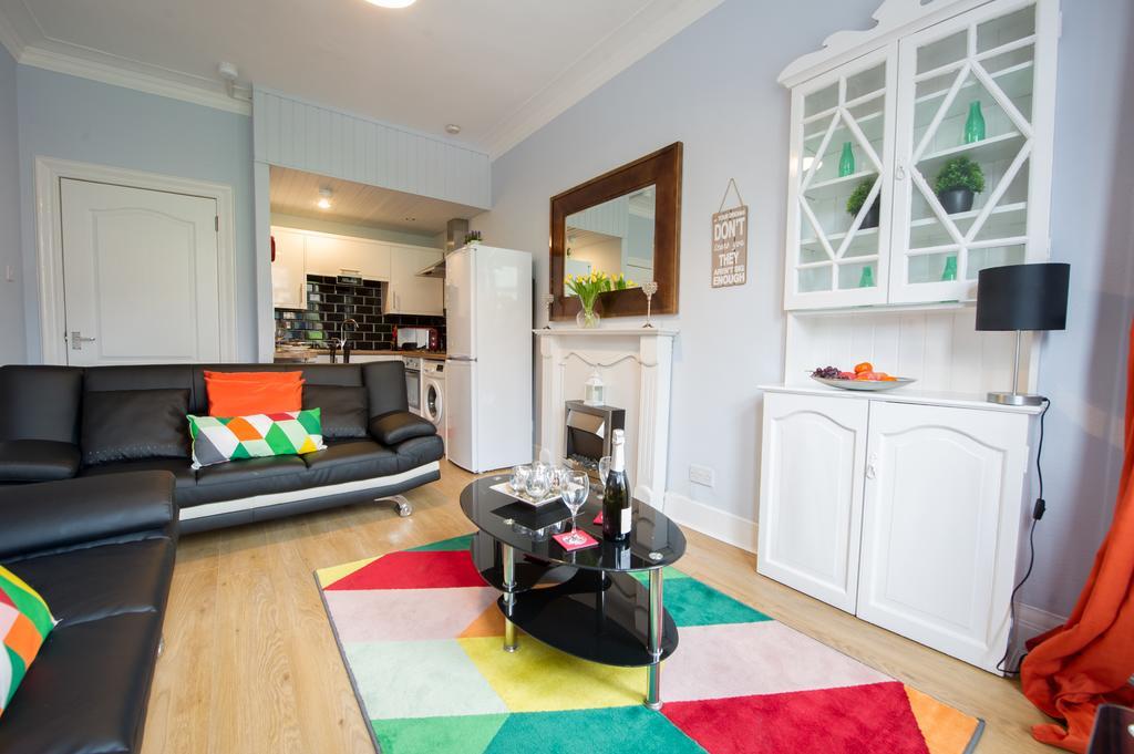 Premier - Crathie View Apartment Glasgow Bagian luar foto
