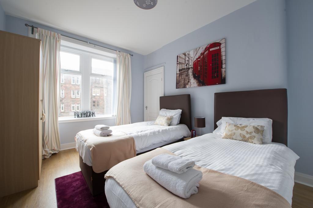 Premier - Crathie View Apartment Glasgow Bagian luar foto